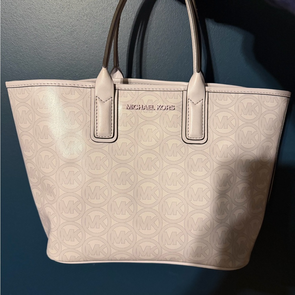 Michael Kors Logo small tote comes with small card holder